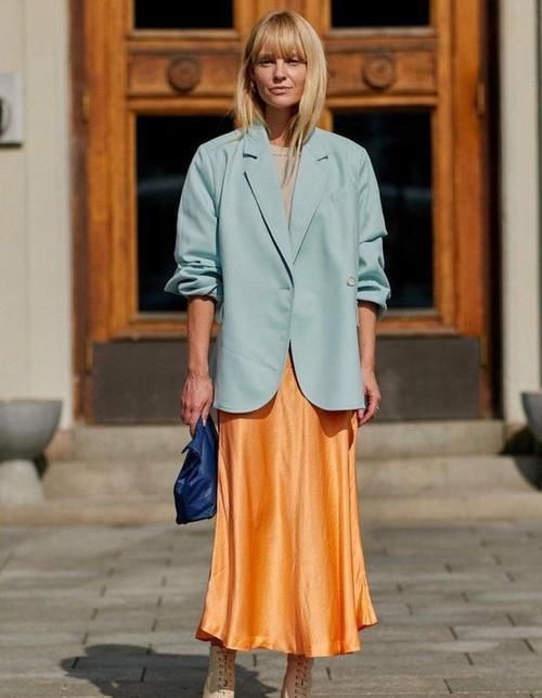  【精致】半身裙眼花缭乱？缎面裙高光泽质感引领时尚，穿出精致高贵美