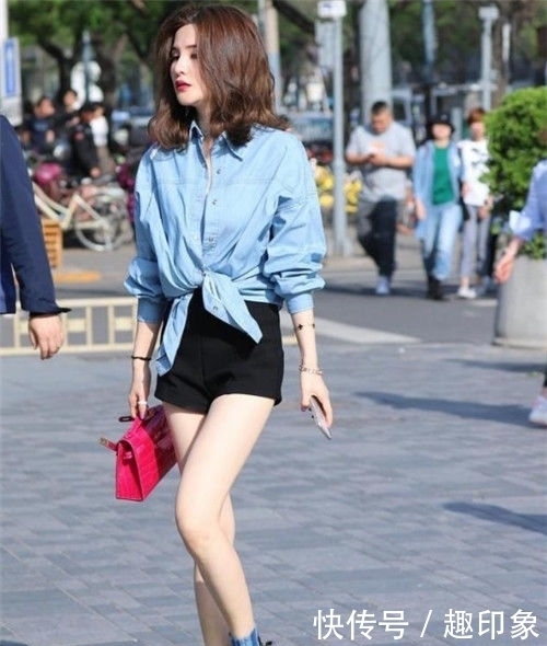 【迷人】迷人靓丽的美女街拍曼妙多姿的美女,彰显潮流的气息