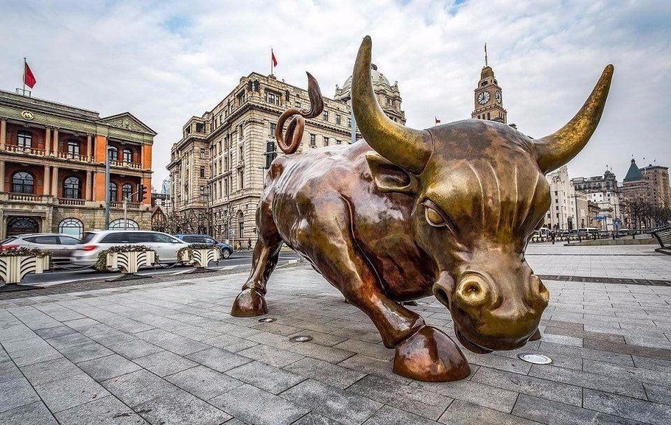 中国股市周末利好,A股准备弯道超车,散户准备