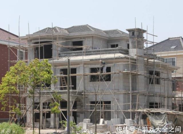 农村又出一怪像拆房建房村里不批这合规么，专家给出解释