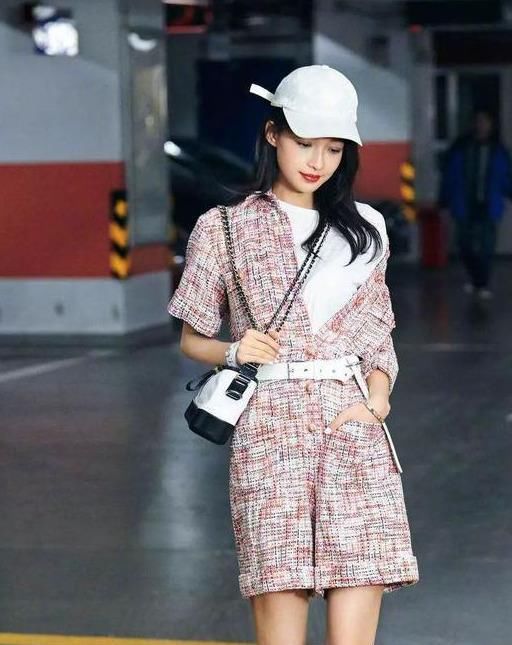  【过时】依然秀小香风外套 永不过时的经典