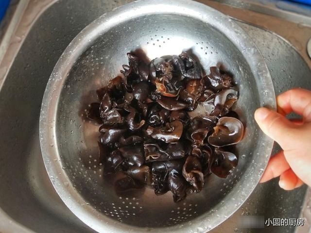  『西葫芦』减脂餐中的神仙蔬菜营养丰富，热量低，还能替代主食，好吃