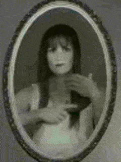  GIF：搞笑GIF趣图：姑娘，这都已经很晚了，不要这么辛苦了！