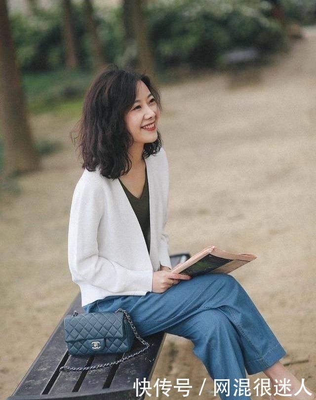  『感觉』“浓浓的减龄感和文艺范儿气场”舒适又贴近生活的配搭，可遇不可求！