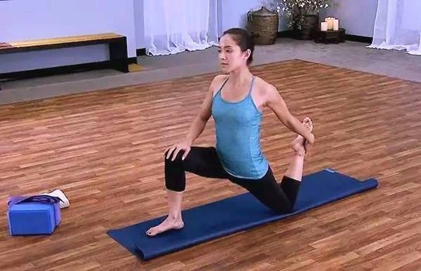 瑜伽瘦腿体式 每天坚持三组10分钟 想要大长腿的不要错过