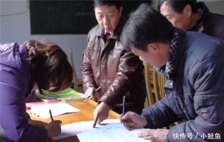 农业户口取消了, 今年农民要拿到3个证, 能换20万, 家家都该有