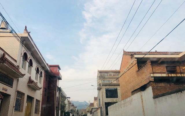  看吧：峒峪村是蓝田玉山地区最大而且最古老的村庄之一。来看看吧