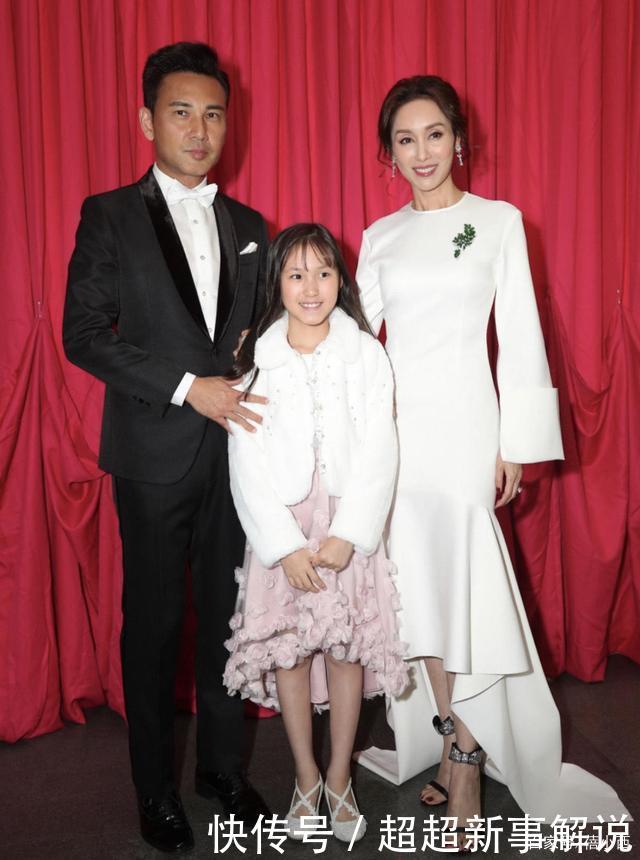  『郭可盈』富家千金郭可盈为捞金也好拼，穿紧身抹胸连衣裙亮相，气质无敌了