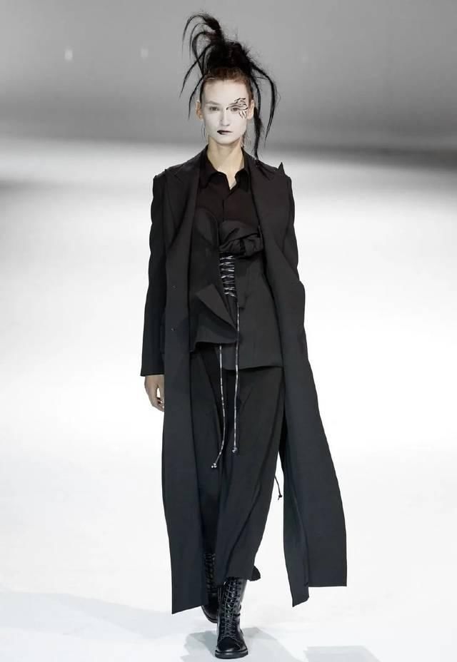  「伊丽莎白一世」2020的三大潮流趋势 原先她在数百年前就带爆火？