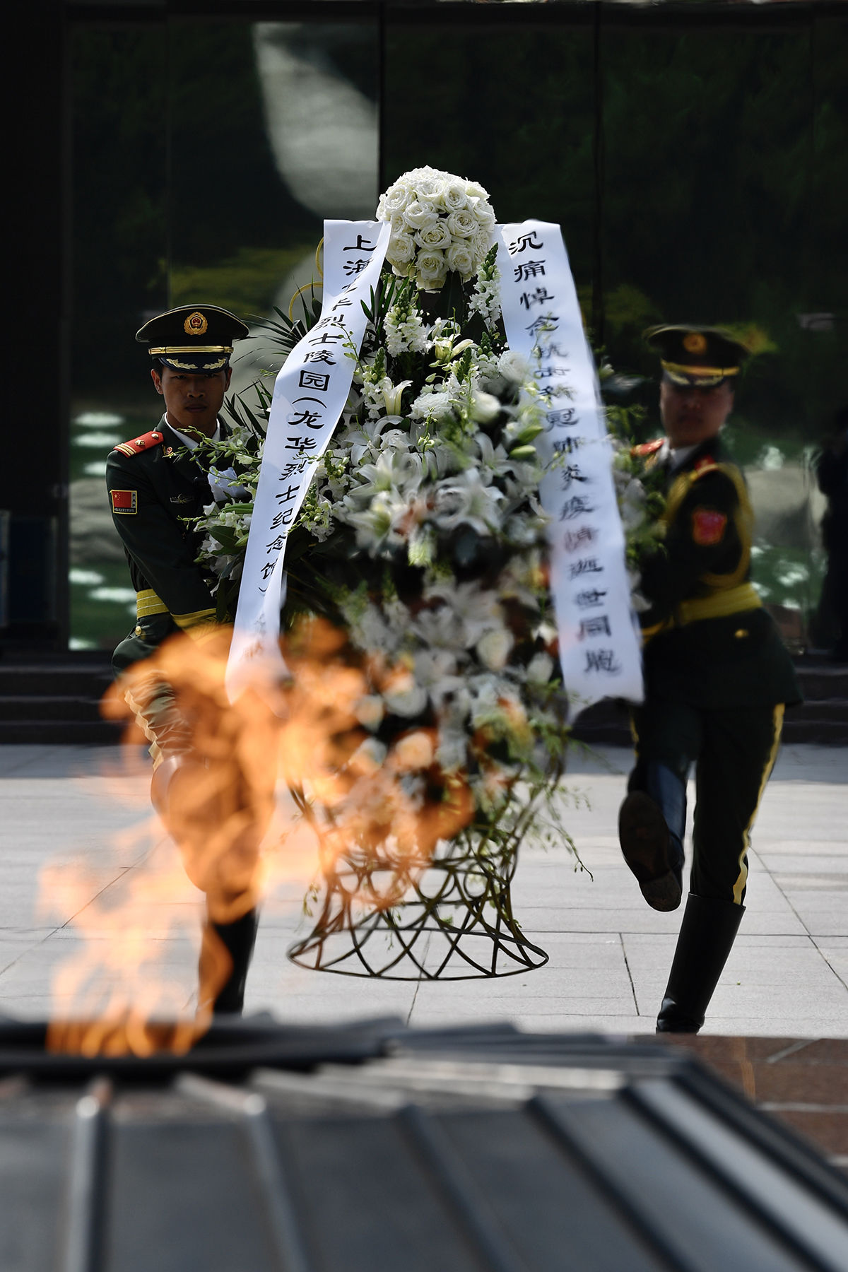  『全城』这一刻，上海，全城志哀