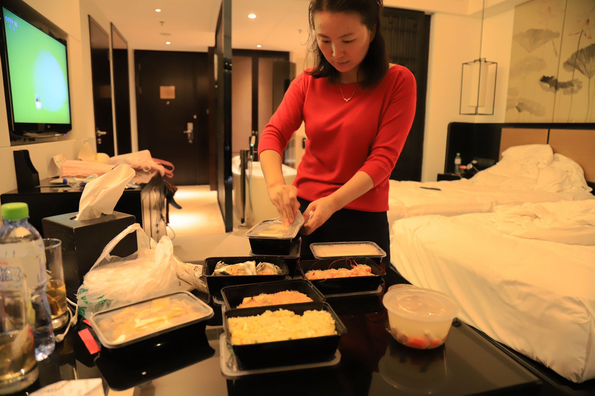 【遇上一座城】请到天涯海角来，一起去看比基尼大长腿的三亚微游