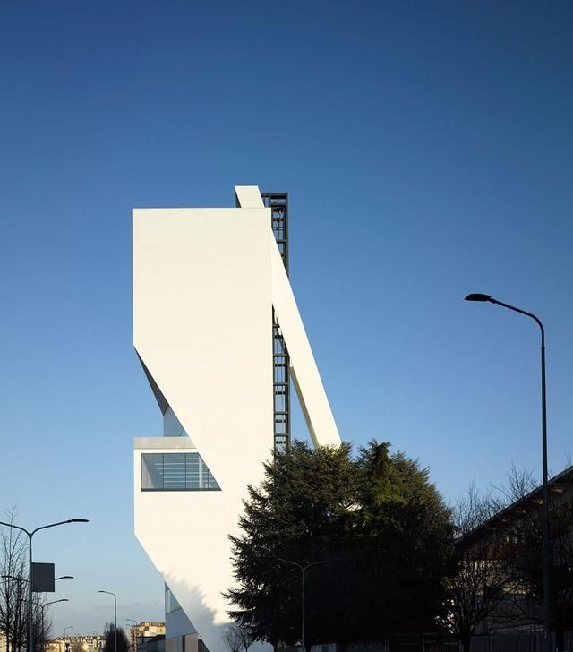  [OMA]OMA与普拉达强强联手，瞬间气场UPUPUP