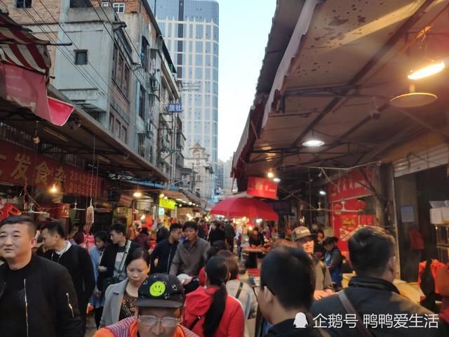 厦门年味最浓的地方，谢霆锋潘玮柏打卡，本地人又爱又恨