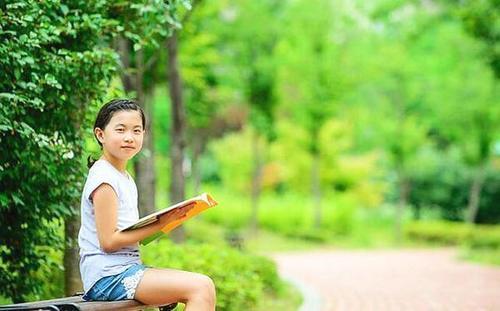 一位退休校长的肺腑之言：父母教会孩子这10点，比物质条件更重要