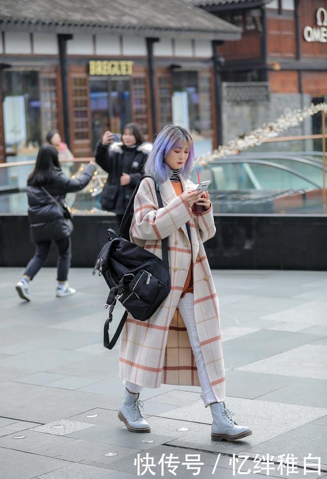  「搭配出街」优雅女人的气质和品味，尽在一件长款羊绒风衣，温暖有气势