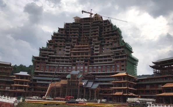 贵州大山里一座“豪宅”，被誉为玲珑水塔，建筑没用一颗螺丝钉！