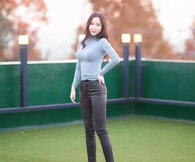  [看起来]前卫时尚牛仔裤穿搭，穿出你修长的腿部线条，让你更有魅力！