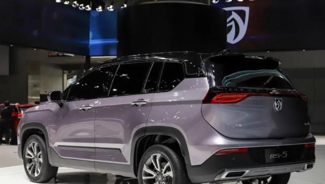  『空间』外观科技感强烈，1.5T+CVT，空间宽敞，10万级SUV还看啥合资车