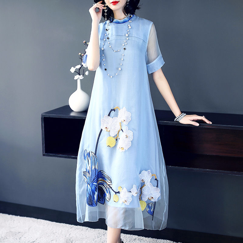 有一种中国风:“绣花裙”，比旗袍洋气，比欧货裙高贵，巨美嫩3