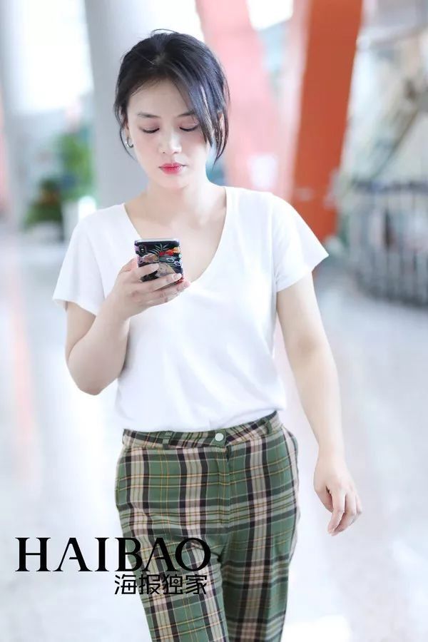 朱亚文女儿这么可爱!关晓彤鹿晗都见过家长了?【海报街拍】