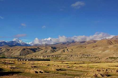 进藏路上最美县城，震撼的自然美景与厚重历史是最令人向往的地方