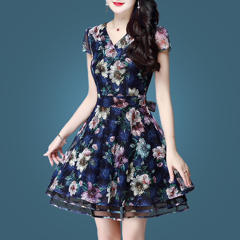 有一种裙叫“网纱裙”，魅力气质无形中增添女人味，美的勾人心魄