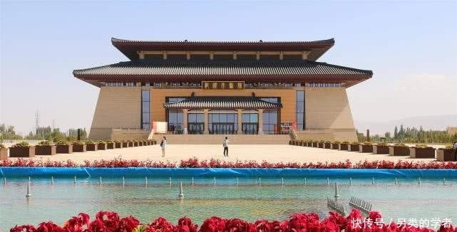 甘肃这2座城市被国家选中，定位为“高铁枢纽”，将要有大发展！