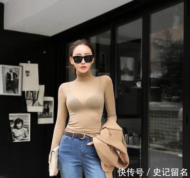 【 美女】紧身裙穿搭,展现曼妙身姿,街拍美女高挑靓丽的小姐姐