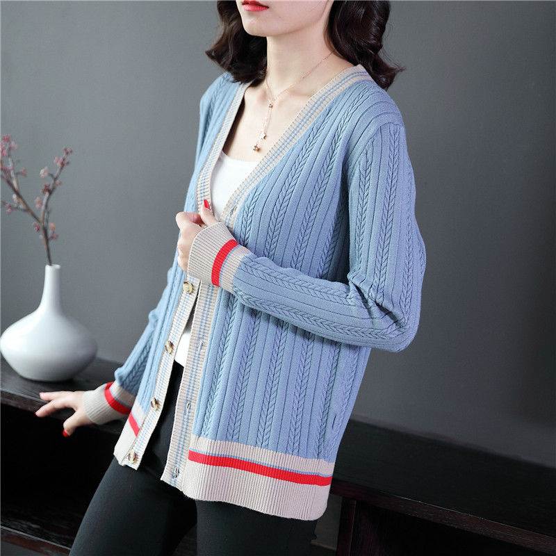 小姐姐你听我说:9月穿这初秋针织香风外套，穿出不一样的美