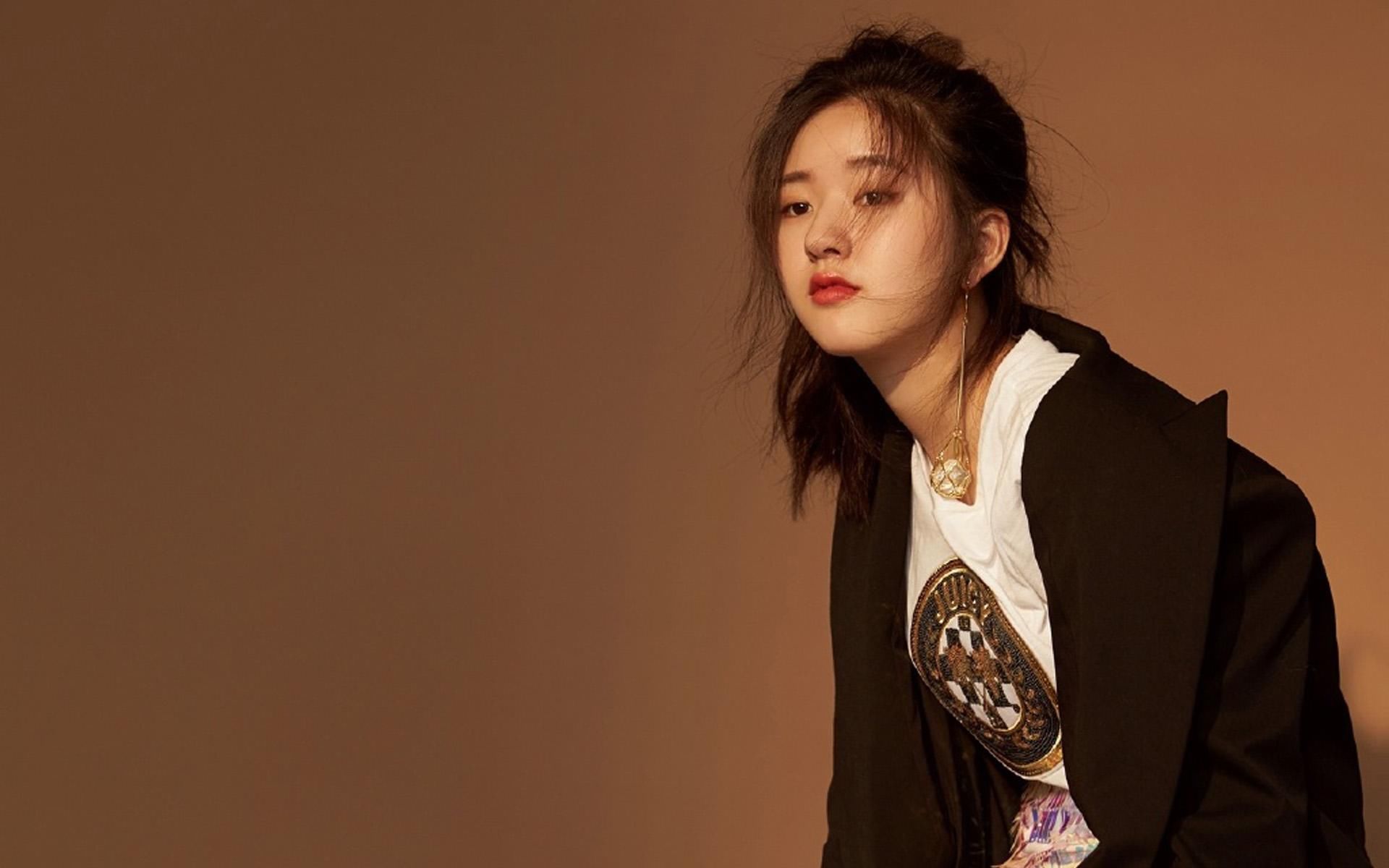 赵露思时尚写真图片桌面壁纸