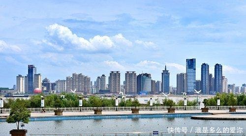 江西最大的城市，比5个南昌还大，相当于2个九江