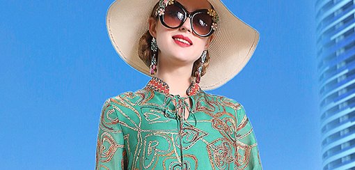 这裙子就是贵了点,不过真的很美,60后妈妈们穿,高贵超嫩美