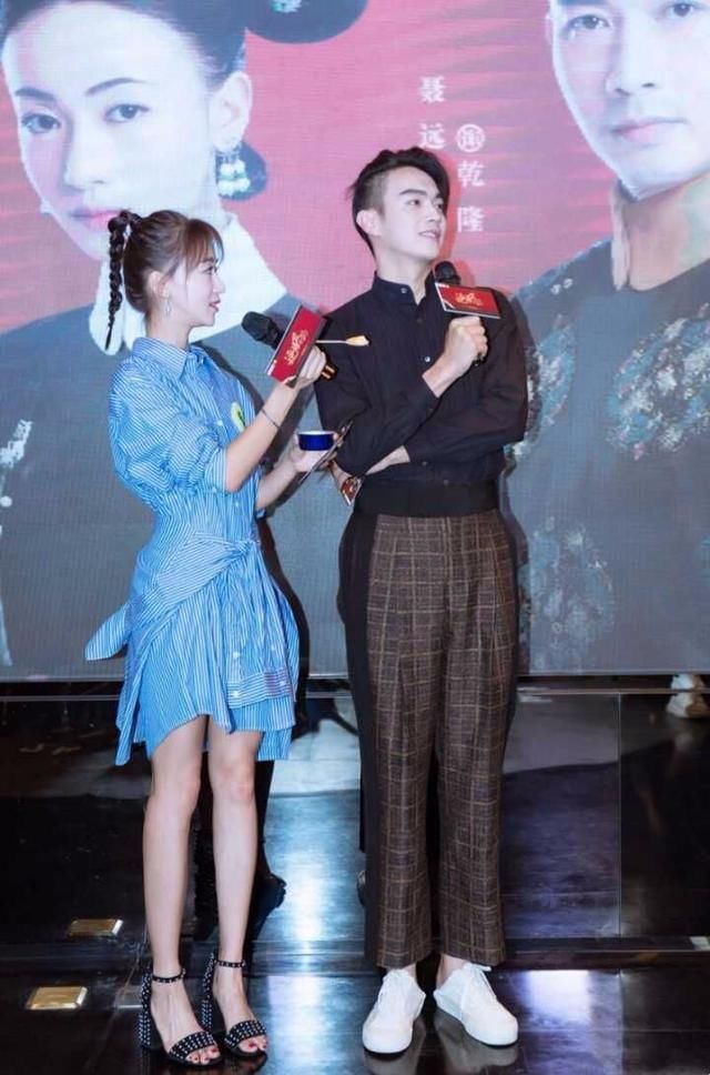 吴谨言的穿搭简直是简约派的代表，不仅随性休闲，时尚感也爆棚！