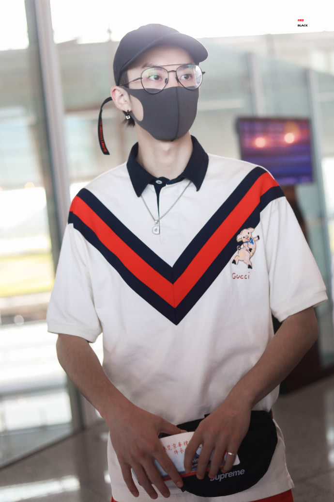 当182吴磊撞上187王鹤棣，身高只差5cm，差距竟如此之大