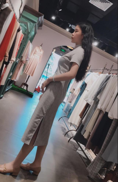 [ 位女大学生]完美身材魅力十足，这才是女人最美的样子！，女大学生晒旗袍照