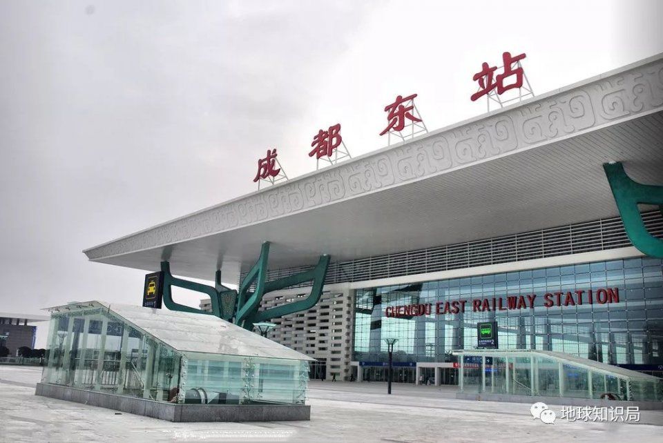 成都与重庆，谁才是中国西南的枢纽?