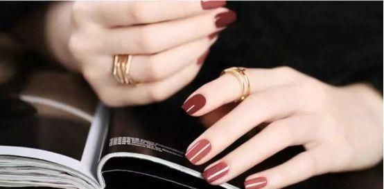 怀孕都可以放心用的指甲油，还可以随时撕拉换色!