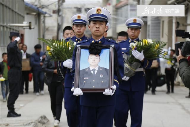 赵耀东烈士长眠家乡二郎山
