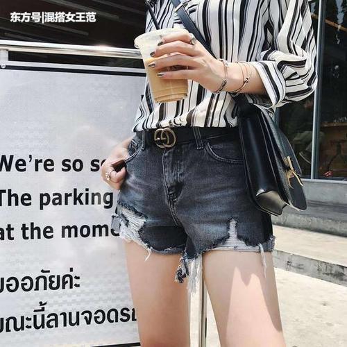 花式秀美腿? 破洞牛仔短裤让你的大腿白里透红再透粉