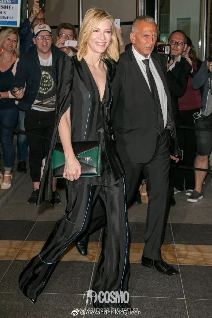 买那么多包,都不如买一只有“安全门”的包!