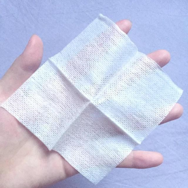 脸上长了脂肪粒怎么办？教你一招，不用针挑不用手挤，轻松去除！