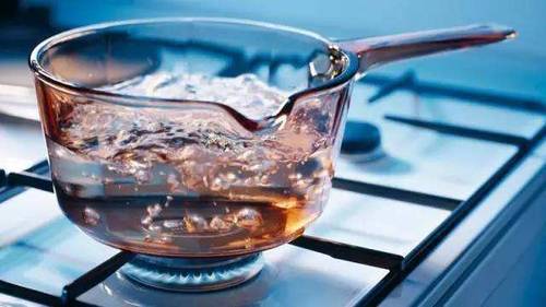 真相来了!听说隔夜的开水会致癌,是真的吗?听听专家怎么说