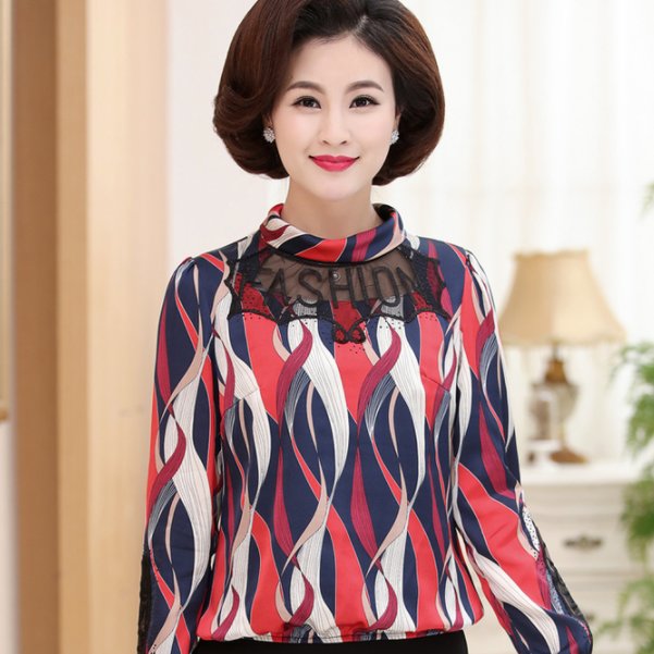 女儿结婚，妈妈这样打扮去参加婚礼，竟抢尽了风头