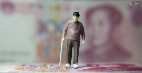 2019年社保新消息！按工龄可以“提前退休”了？不知道的了解下