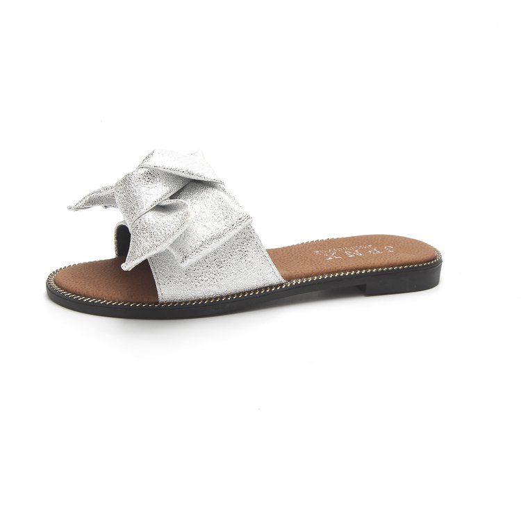 大热天穿高跟鞋又热又累!这款鞋清凉又显高，上班也能穿