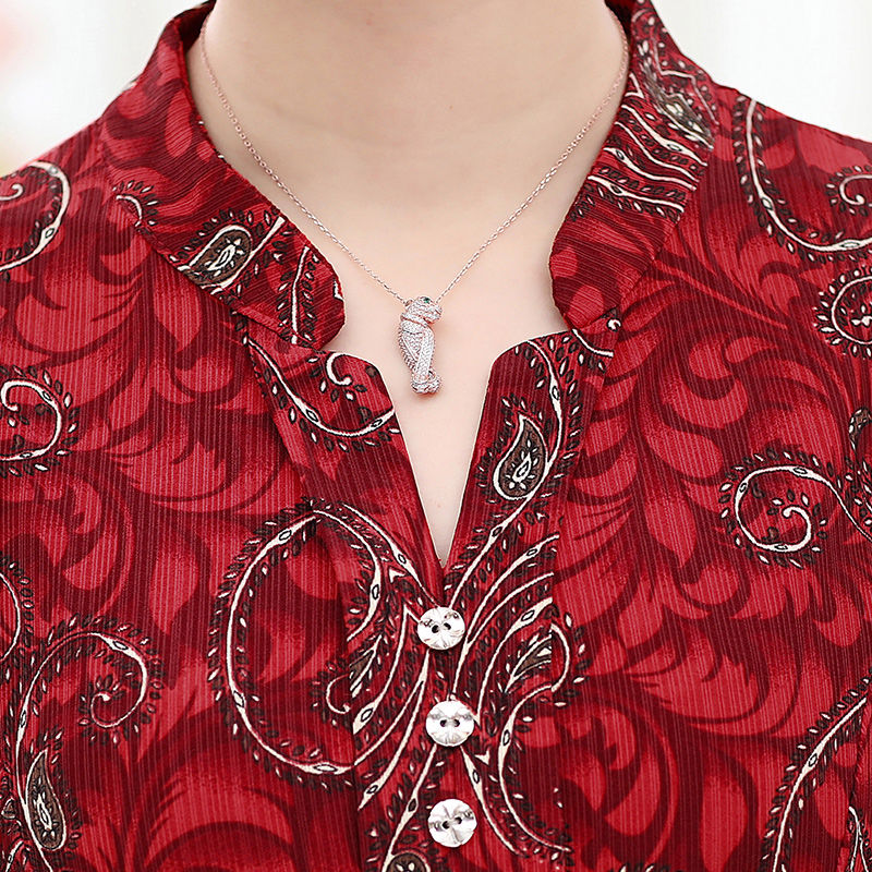 新颖又不贵的秋装妈妈外套，时髦又减龄，穿出时尚感