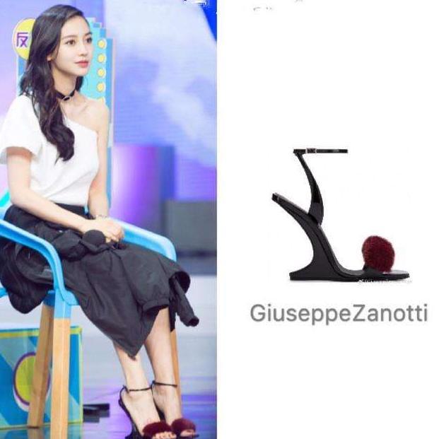 杨颖快本捞金, 穿开叉到大腿根部短裙, 网友却把注意力放在鞋子上