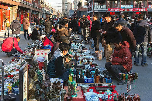 中国最“大”旧货市场，共有4000多家商户，不懂行的最好别去