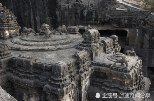 印度古人将40万吨巨石挖空建庙，网友：原来他们古代就开挂了