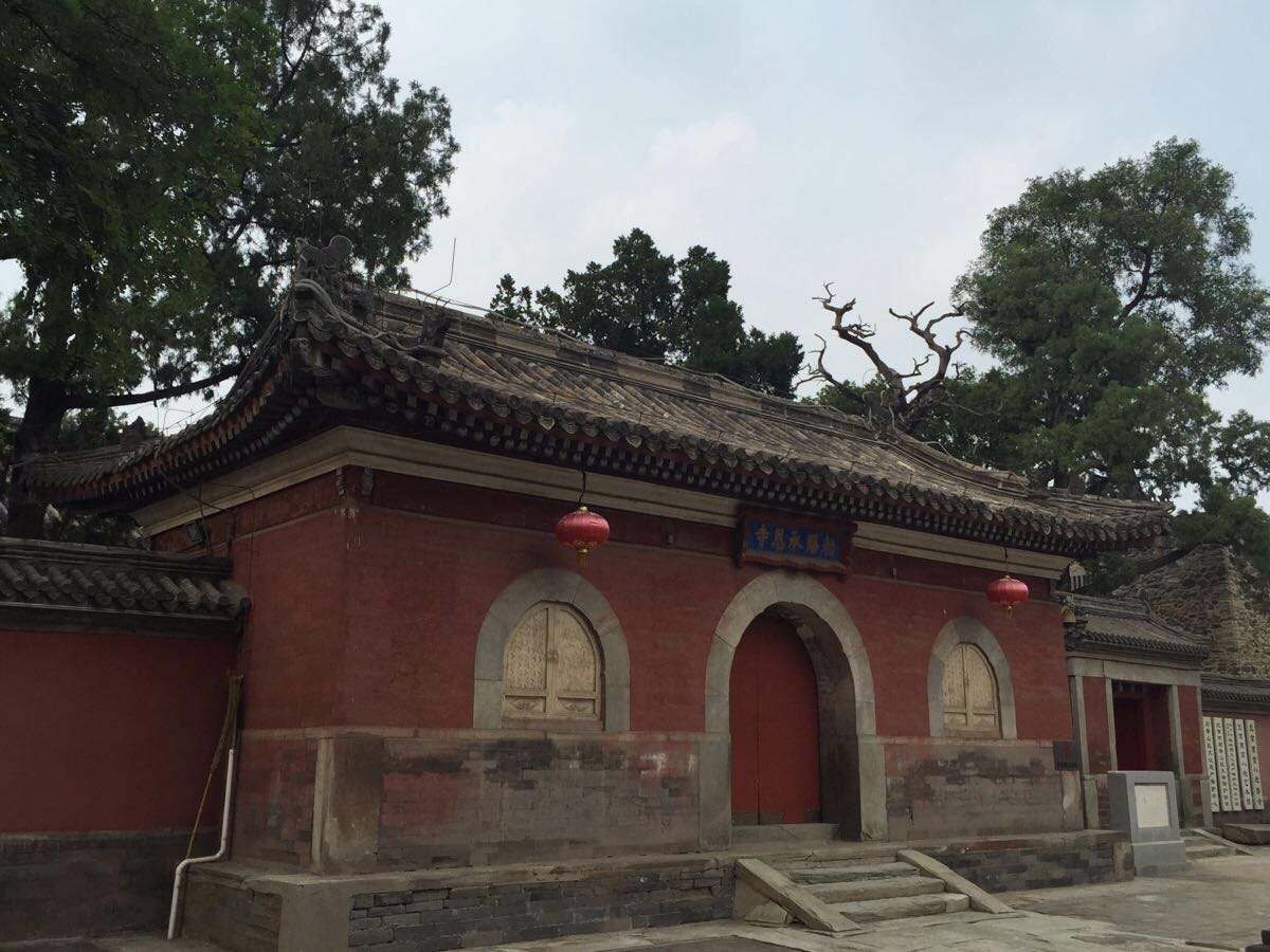 中国最神秘的寺庙，500年没接受过香火，当地人都不知晓它